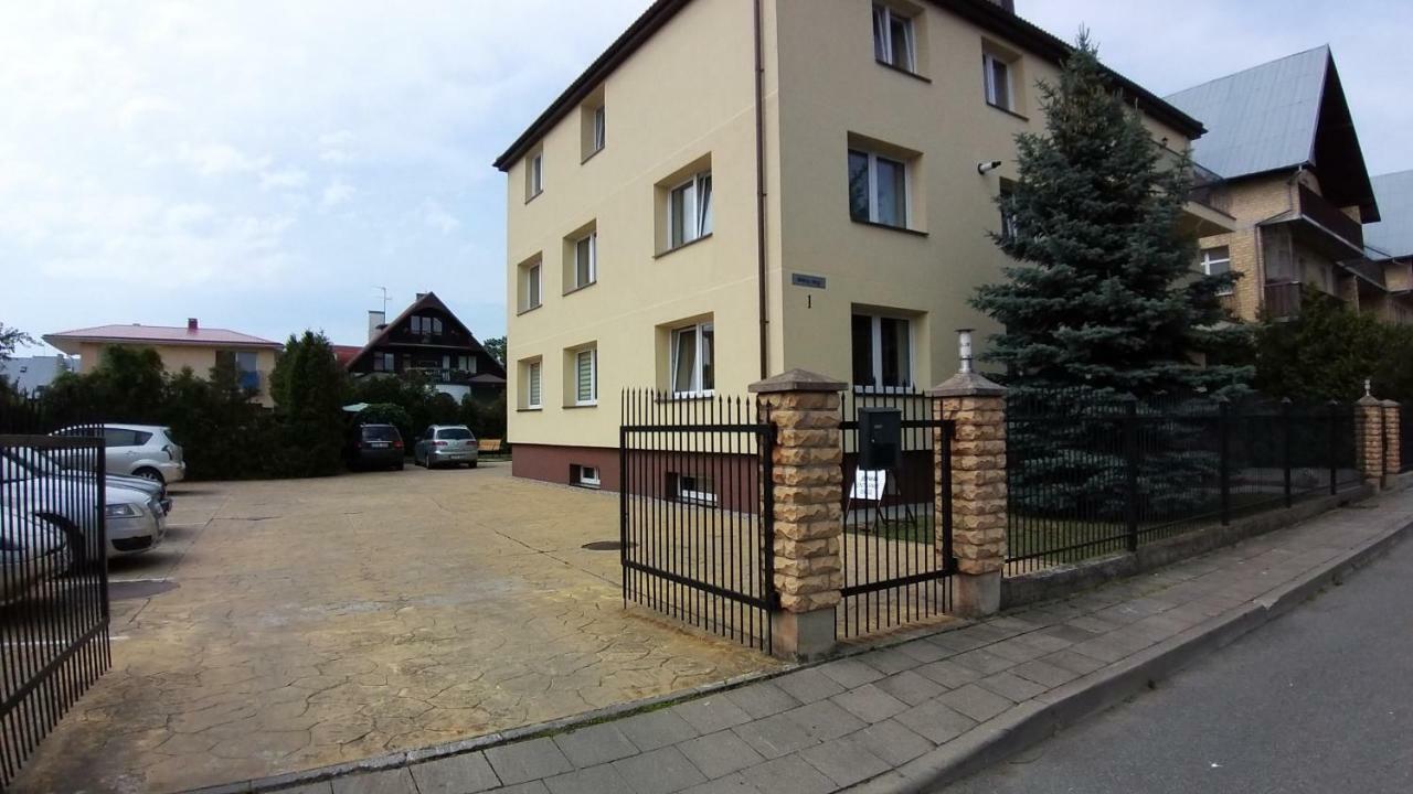 Hotel Poilsis Palangoje Pas Daiva Palanga Esterno foto